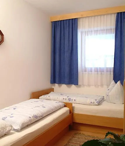 Stefanie Apartment *